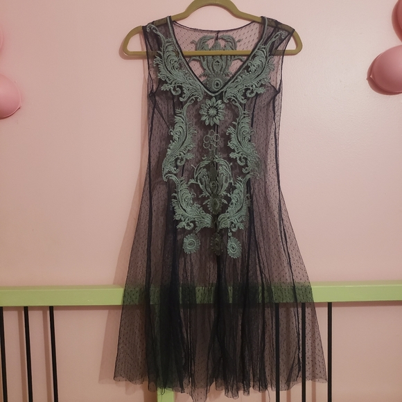 Embroidered overlay sheer dress - Picture 2 of 7